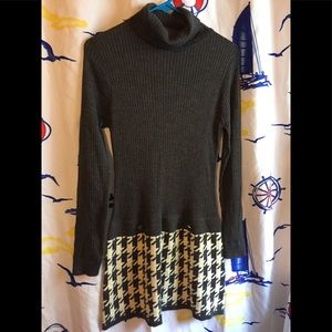 Zing Turtleneck Dress Sz M